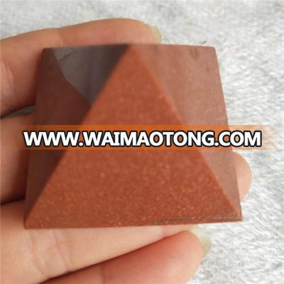 Top Quality Crystal Pyramid/Red Aventurine Pyramid